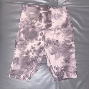 Lululemon Women's Tie-Dye Bike Shorts